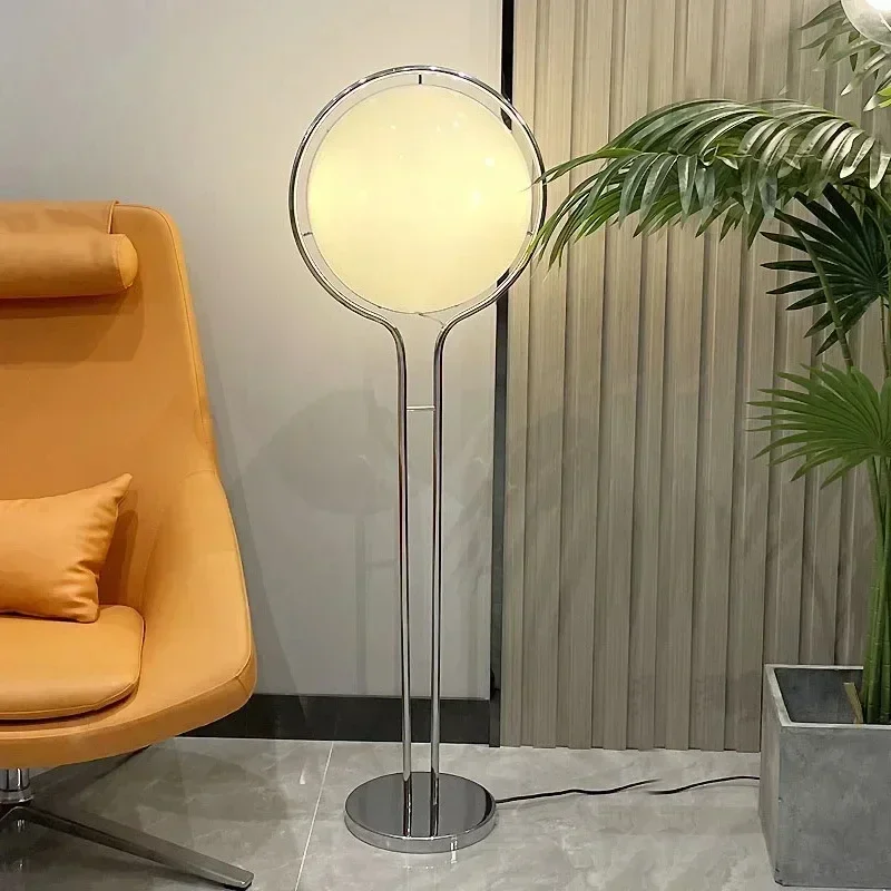 Luminária de Piso Criativa de  - Interior Design Years avaliação e preço